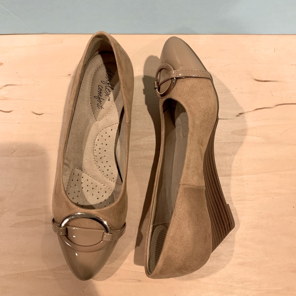 Beige color suede wedge shoes - Picture 2 of 2